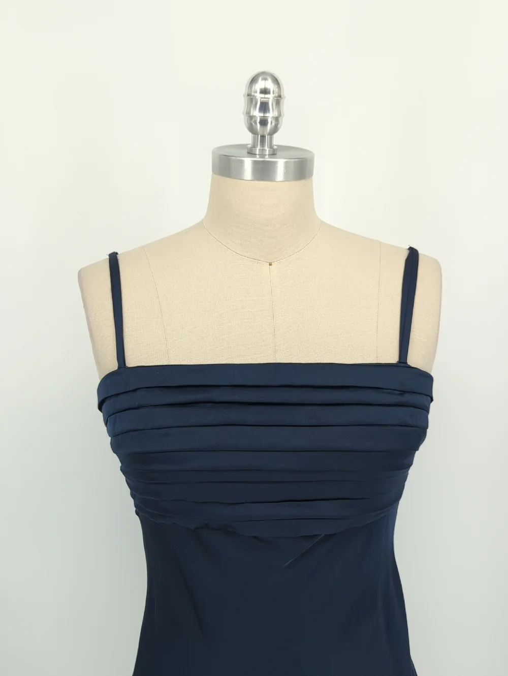 30227 Abercrombie & Fitch Pleated Satin Maxi Dress Navy Blue size Medium evening